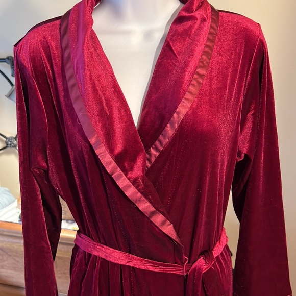 NWT Ruby Red Velvet Robe🔥 - Picture 2 of 7